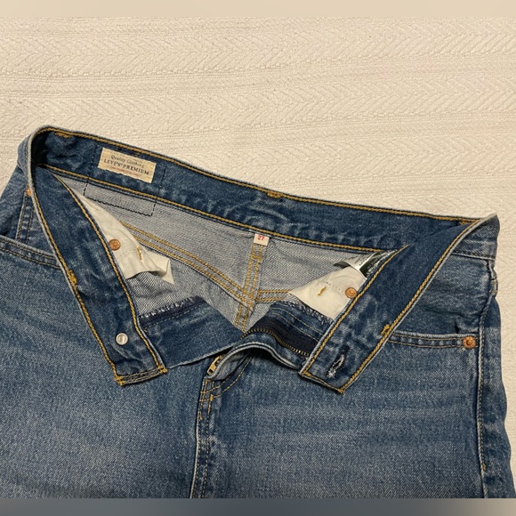 Levi’s Denim Mini Skirt Size 27 - Medium Blue Jean - Picture 3 of 3